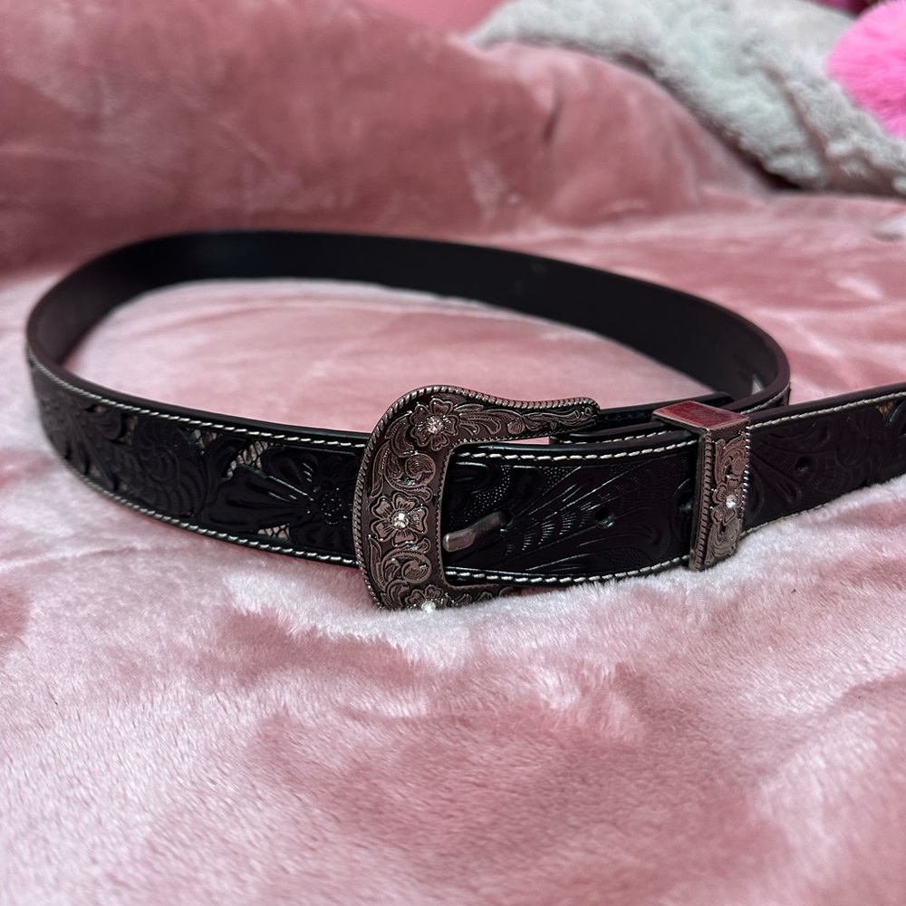 Shyanne woman's belt